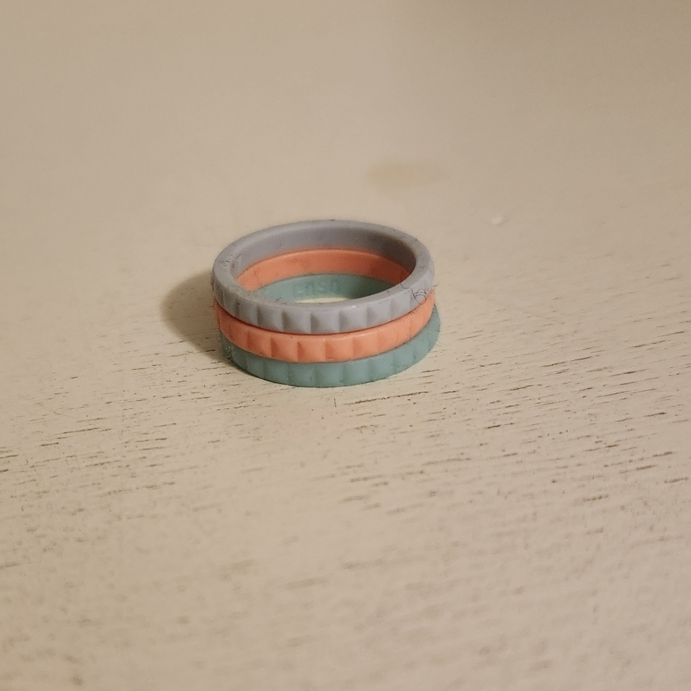 3 stackable Enso silicone rings